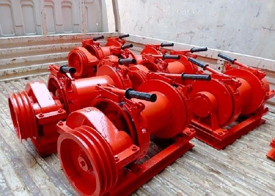 Slow Speed Hydraulic Hoist Winch , 30 Ton Winch With Automatic Spooling Device